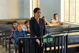 Tạm dừng phiên xử cựu phó chánh án nhận hối lộ