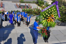 Nén nhang thơm viếng 64 liệt sĩ Gạc Ma - Trường Sa