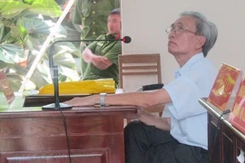 Kháng nghị giám đốc thẩm vụ Nguyễn Khắc Thủy dâm ô trẻ em
