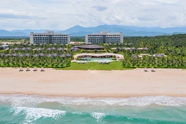 Tháo dỡ 1 số hạng mục khu nghỉ dưỡng 5 sao chắn biển Nha Trang