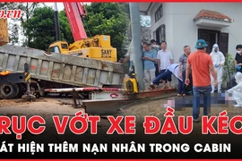Bàng hoàng phát hiện nạn nhân trong cabin sau khi trục vớt xe đầu kéo dưới cầu Phong Châu
