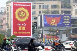 Chùm ảnh: Hà Nội rực rỡ cờ hoa chào mừng Đại hội XIII của Đảng
