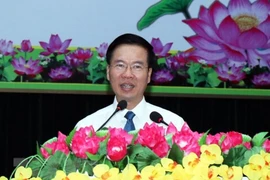 Ông Võ Văn Thưởng, Ủy viên Bộ Chính trị, Thường trực Ban Bí thư chúc Tết cán bộ, chiến sỹ Sư đoàn 9, Quân đoàn 4. Ảnh: TTXVN
