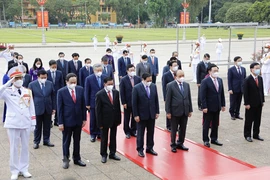 Chùm ảnh: Lãnh đạo Đảng, Nhà nước vào Lăng viếng Bác