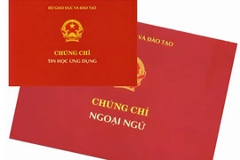Chính thức bỏ điều kiện chứng chỉ ngoại ngữ, tin học với công chức hành chính