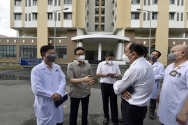 Phó Thủ tướng Vũ Đức Đam kiểm tra công tác phòng dịch tại TP.HCM
