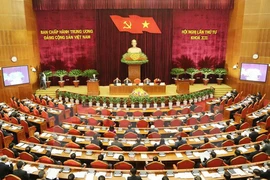 Mới: Đảng viên không được nhập quốc tịch, chuyển tiền, tài sản ra nước ngoài