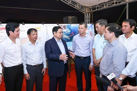 Thủ tướng đi thị sát hiện trường dự án cao tốc Hòa Bình - Mộc Châu