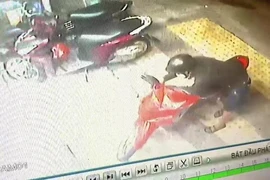 1 cửa hàng tiện lợi ở quận Bình Thạnh, TP.HCM bị trộm 6 xe máy