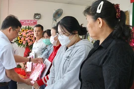 Tuyên dương 128 hộ dân đồng thuận giải phóng mặt bằng dự án cầu Long Kiểng