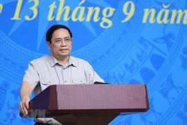 Thủ tướng: Không để thiếu thuốc, vật tư y tế do thủ tục hành chính