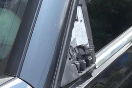 Nhiều ô tô bị bẻ kính chiếu hậu trong đêm ở quận 6