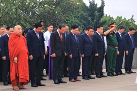 Đoàn lãnh đạo Đảng, Nhà nước, TP.HCM dâng hương tưởng niệm cố Thủ tướng Võ Văn Kiệt