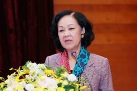 Bộ Chính trị: Có chính sách tiền lương phù hợp với từng ngành, từng lĩnh vực