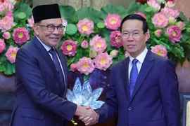 Thủ tướng Anwar Ibrahim muốn phổ biến tập thơ 'Nhật ký trong tù' ở Malaysia