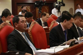 Thường trực Ban Bí thư Trương Thị Mai điều hành thảo luận Hội nghị Trung ương 8
