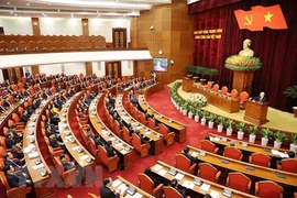 Bộ Chính trị báo cáo về quy hoạch nhân sự khóa XIV, lộ trình thực hiện chế độ tiền lương