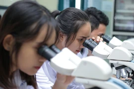 Bộ Nội vụ đề xuất các tiêu chí, điều kiện để cán bộ được công nhận là người tài năng