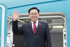 Chủ tịch Quốc hội Vương Đình Huệ lên đường thăm chính thức Trung Quốc