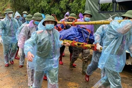 Xe khách bị lũ cuốn trôi ở Cao Bằng: Đã tìm thấy 38 thi thể