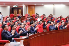 Các đại biểu tại phiên bế mạc Hội nghị Trung ương 10 khóa XIII. Ảnh: NHẬT BẮC