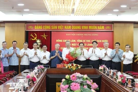Xử lý, thay thế cán bộ lãnh đạo khi có biểu hiện tham nhũng, lãng phí, tiêu cực