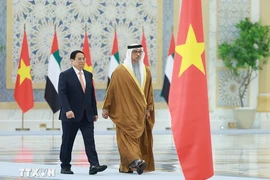 UAE bắn 21 loạt đại bác chào đón Thủ tướng Phạm Minh Chính thăm chính thức