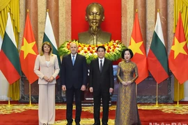 Hình ảnh: Chủ tịch nước Lương Cường và Phu nhân tại lễ đón Tổng thống Bulgaria