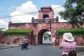 Các chuyên gia cho rằng việc ghép tên xã để tạo thành tên mới khi sáp nhập cần tính toán kỹ lưỡng, nếu không có thể khiến tên mới dài dòng, không có ý nghĩa. Ảnh: THUẬN VĂN
