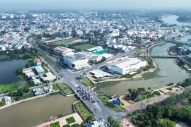 Trung ương hỗ trợ 100 tỉ đồng cho mỗi tỉnh, thành giảm sau sáp nhập