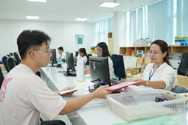 Từ 31-12, truy xuất dữ liệu để giải quyết thủ tục cho người dân chỉ với 1 'cú chạm tay'