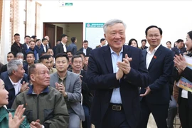 Phó Thủ tướng: Khi chưa có bảng lương mới, sẽ tiếp tục điều chỉnh tăng lương cơ bản năm 2026