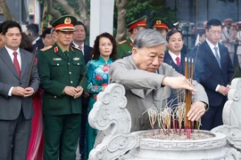 Tổng Bí thư Tô Lâm dâng hương tưởng niệm các lãnh đạo tiền bối của Đảng ở Hưng Yên, Bắc Ninh