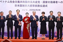 Thủ tướng Nhật Bản trao Huân chương Mặt trời mọc cho nguyên Tổng Bí thư Nông Đức Mạnh, nguyên Thủ tướng Nguyễn Tấn Dũng