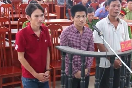 Bắn chết bò tót quý hiếm rồi xẻ thịt đem bán