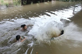 2 anh em sinh đôi 19 tuổi chết đuối thương tâm