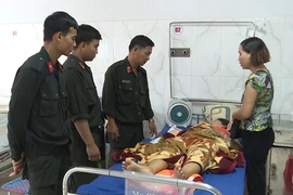 Cảnh sát cơ động hiến máu cứu 1 bệnh nhân tai nạn giao thông