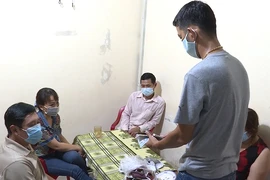 Bắt nhóm đối tượng chuyên tổ chức đánh bạc tại nhà riêng