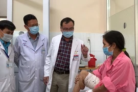 Video: Người phụ nữ mang khối u 19kg được hỗ trợ phẫu thuật