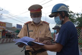 Video: Người dân TP.HCM ra đường cần có những loại giấy tờ gì?