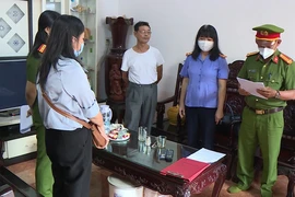 Video: Truy tố 17 đối tượng lừa đảo chiếm đoạt tài sản của ngân hàng 