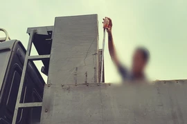 Video điều tra: Thâm nhập lò độ chế xe ben “biến hình” để chở quá tải
