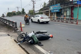 Video: Va chạm với xe tải, một người đàn ông tử vong