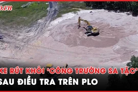 Xe cuốc, máy cày rút khỏi 'công trường sa tặc'