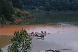 Tìm thấy thi thể nam thanh niên bị nước cuốn khi câu cá ở hồ Tuyền Lâm