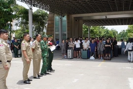 Tiếp nhận 79 công dân do Campuchia trao trả