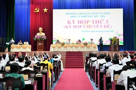 Tây Ninh đề xuất bổ sung 93 biên chế công chức cho hai sở
