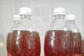 Bán mật ong nuôi quảng cáo ong rừng: Coi chừng mang họa