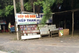 Làm gì nếu bị ngộ độc rượu?