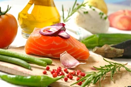 Phụ nữ tiêu thụ nhiều cá, dầu ô liu có thể giảm đột quỵ